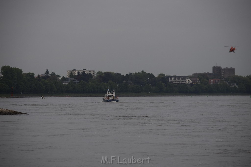 PRhein Koeln Porz Ensen Schwimmer untergegangen P034.JPG - Miklos Laubert